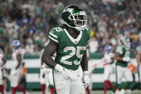 Abanikanda scores on a long TD run and Jets sack DeVito 8 times in 1.